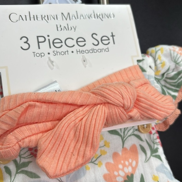 Catherine Malandrino Baby 3-piece set,flutter cap sleeve, ruffle shorts,headband - Picture 2 of 3